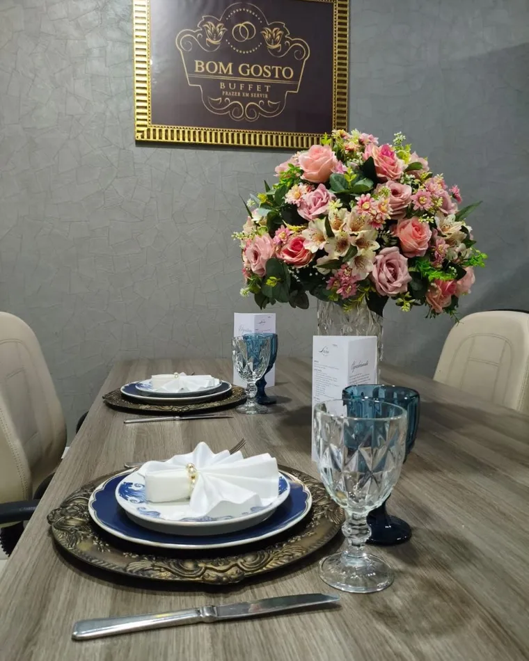 Mesa de degustação posta pelo Buffet Bom Gosto em Sorocaba
